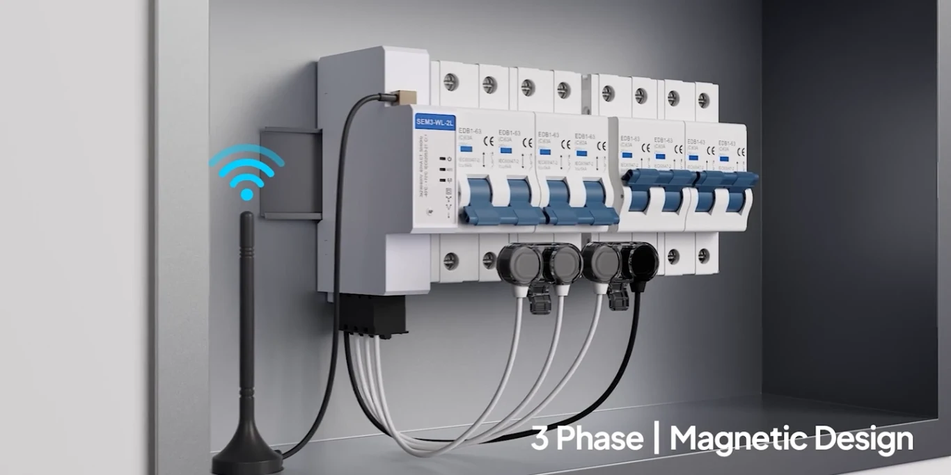 Instalación del Bluetti S Meter con conectores magnéticos en el cuadro eléctrico, sin cableado complejo